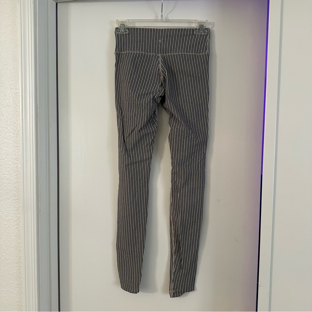 Lululemon Athletica Gray and White Leggings